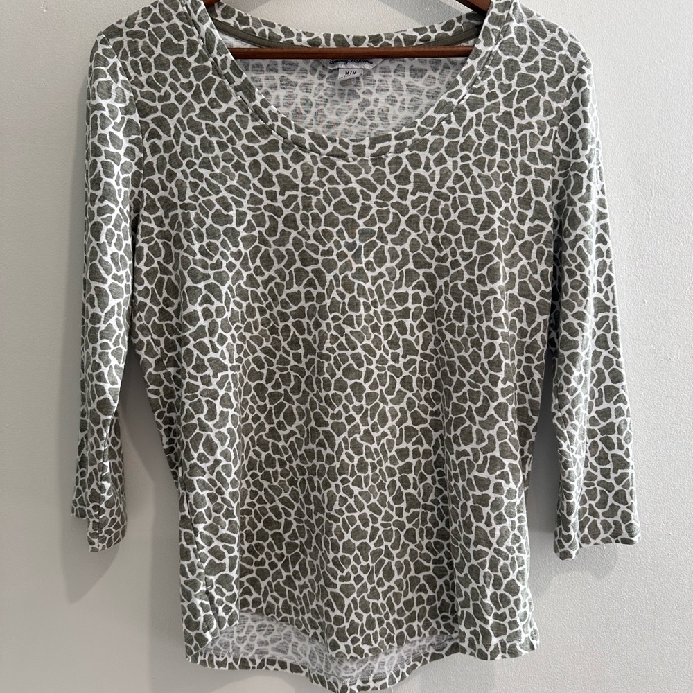 TOMMY BAHAMA Green Animal Print 3/4 Sleeve